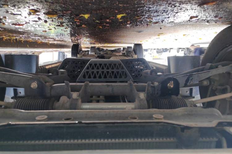 Used Wuling Rongguang 2019 1.5L Extended-Body Van Base Model with 5 Seats Chassis Front