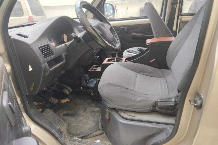 Used Wuling Rongguang 2019 1.5L Extended Basic Version Driver Seat