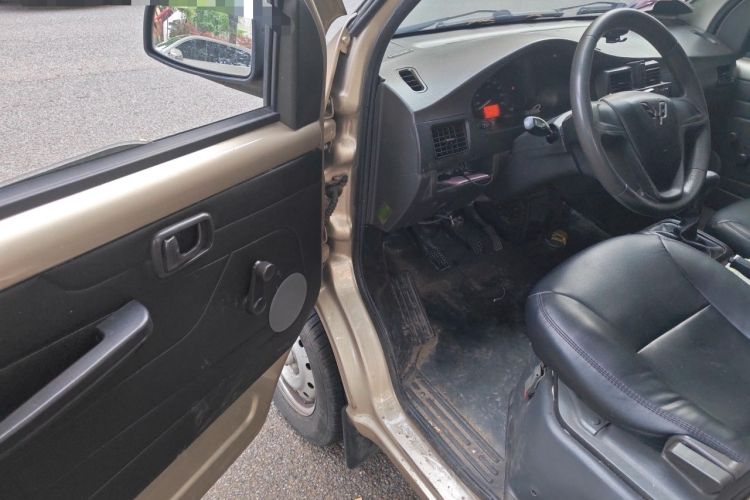 Used Wuling Rongguang 2019 1.5L Extended-Body Van Base Model with 2 Seats Driver Seat