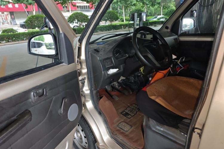 Used Wuling Rongguang 2019 1.5L Extended-Body Van Base Model with 2 Seats Driver Seat