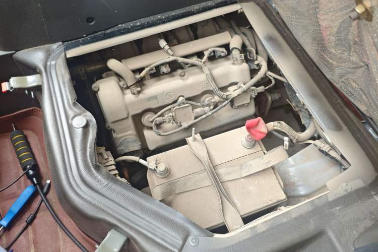 Used Wuling Rongguang 2019 1.2L S Van Standard Model with 5 Seats Engine Bay
