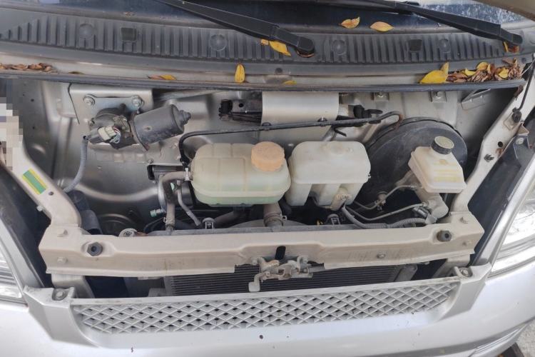 Used Wuling Rongguang 2019 1.5L Extended-Body Van Base Model with 5 Seats Engine Bay