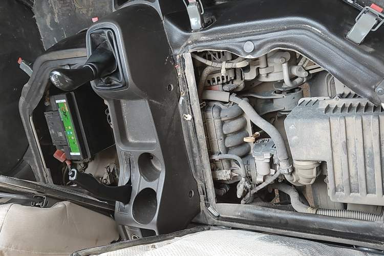 Used Wuling Rongguang 2019 1.5L S Base Version Engine Bay
