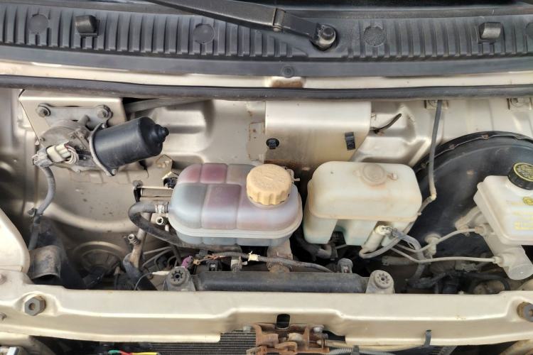Used Wuling Rongguang 2019 1.5L Extended Basic Version Engine Bay