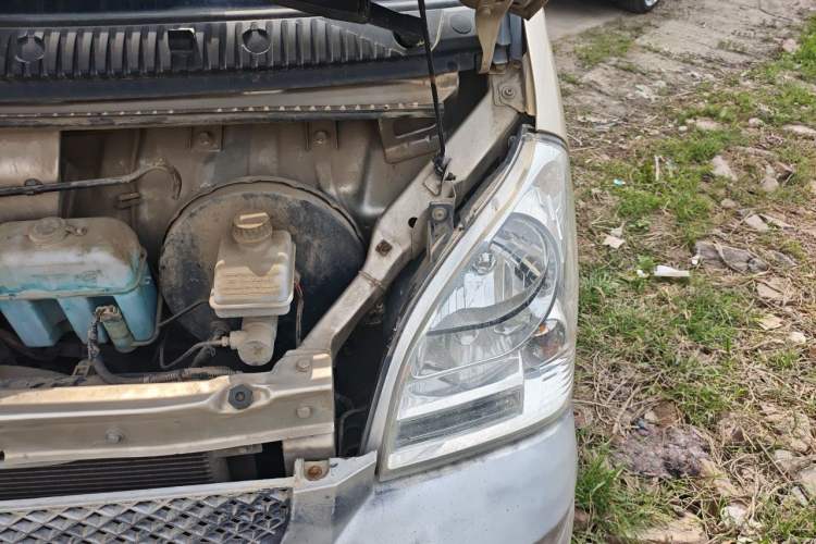 Used Wuling Rongguang 2019 1.5L Extended-Body Van Base Model with 5 Seats Engine Bay Left
