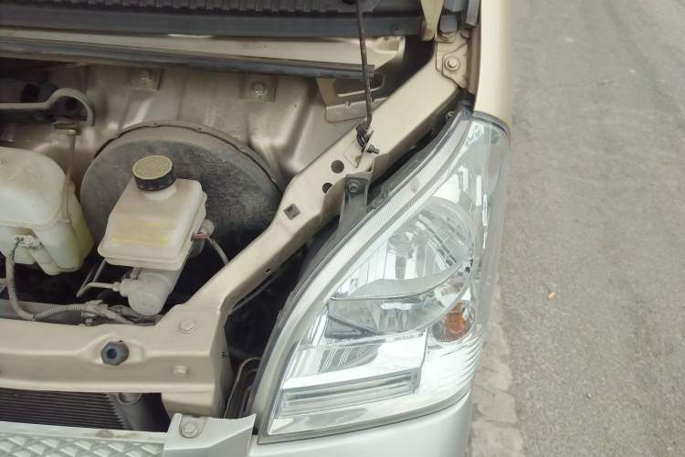 Used Wuling Rongguang 2019 1.5L Extended Basic Version Engine Bay Left