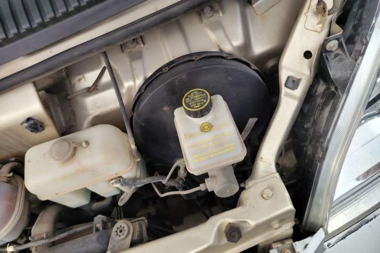 Used Wuling Rongguang 2019 1.5L Extended Basic Version Engine Bay Left