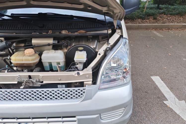 Used Wuling Rongguang 2019 1.5L Extended-Body Van Base Model with 2 Seats Engine Bay Left