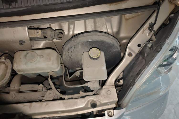Used Wuling Rongguang 2019 1.5L Extended-Body Van Base Model with 2 Seats Engine Bay Left