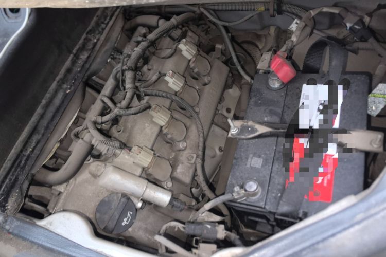 Used Wuling Rongguang 2019 1.5L Extended Basic Version Engine Bay Left