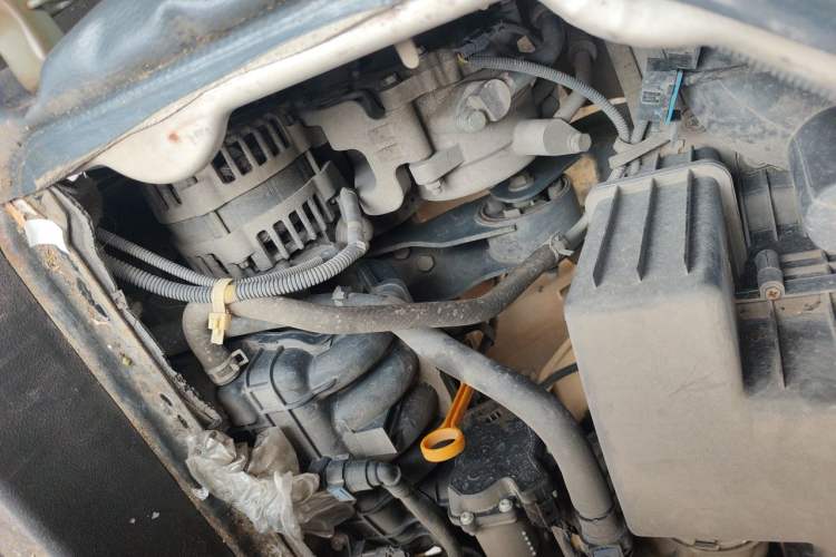 Used Wuling Rongguang 2019 1.5L Extended-Body Van Base Model with 2 Seats Engine Bay Right