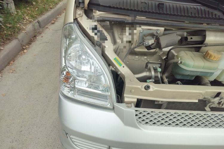 Used Wuling Rongguang 2019 1.5L Extended Basic Version Engine Bay Right