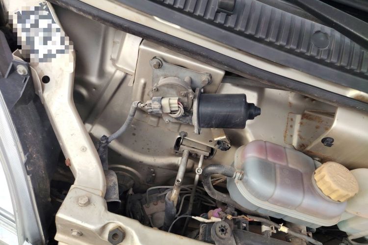 Used Wuling Rongguang 2019 1.5L Extended Basic Version Engine Bay Right