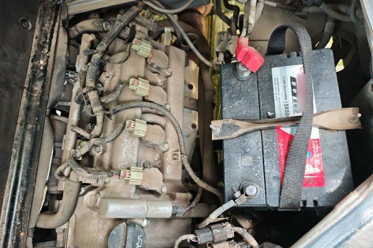 Used Wuling Rongguang 2019 1.5L Extended Basic Version Engine Bay Right
