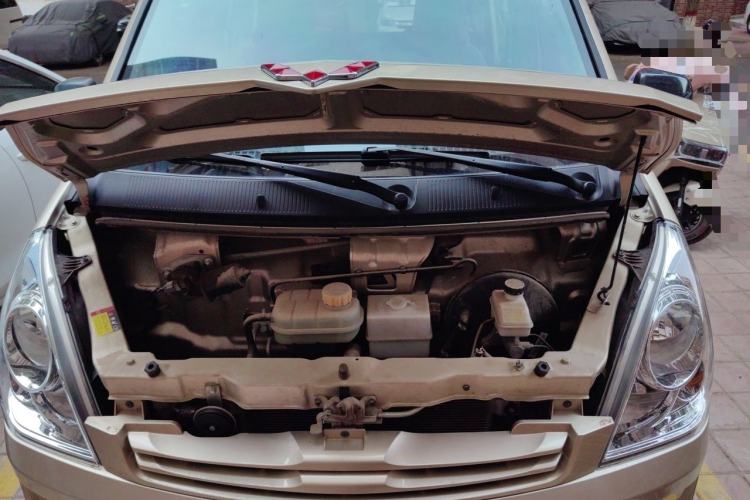 Used Wuling Rongguang 2019 1.5L S Base Version Engine Bay