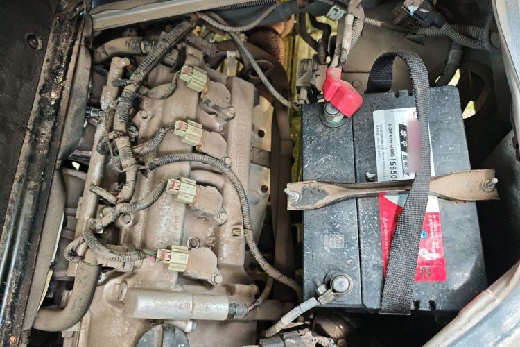 Used Wuling Rongguang 2019 1.5L Extended Basic Version Engine Bay