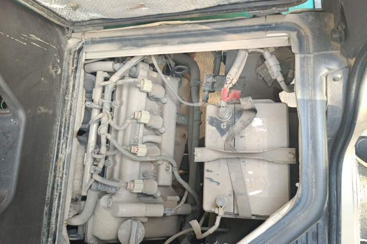 Used Wuling Rongguang 2019 1.5L Extended Basic Version Engine Bay