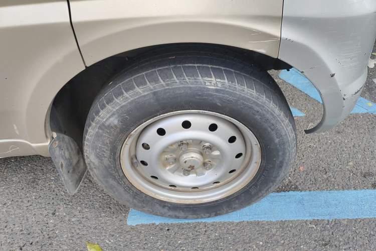Used Wuling Rongguang 2019 1.5L Extended-Body Van Base Model with 5 Seats Exterior 7