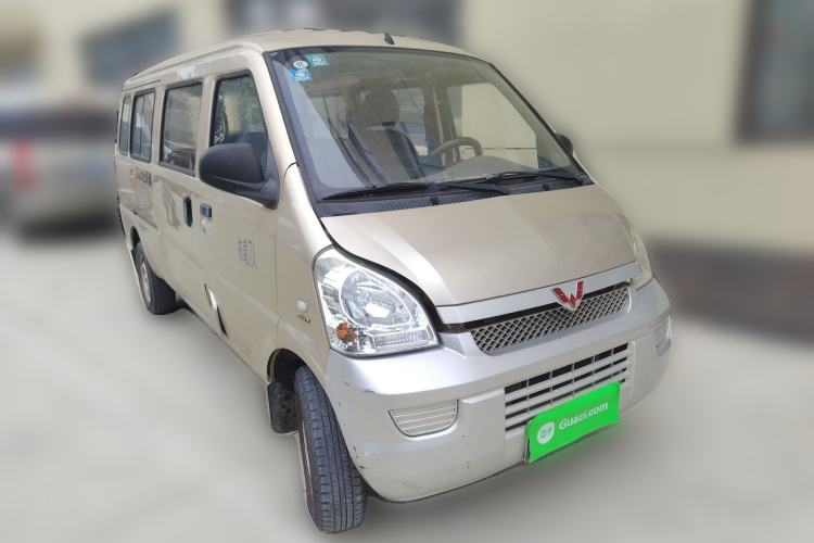 Used Wuling Rongguang 2019 1.5L Extended Basic Version Front Right 45 Deg