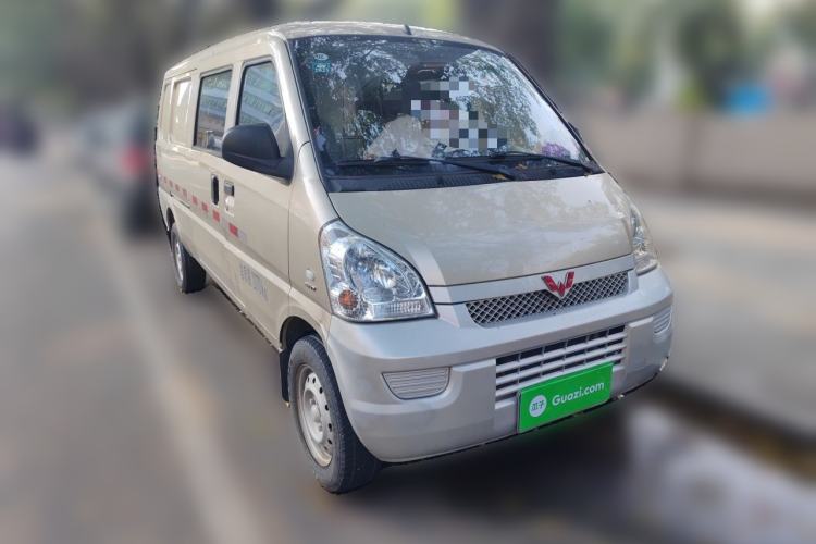 Used Wuling Rongguang 2019 1.5L Extended-Body Van Base Model with 5 Seats Front Right 45 Deg
