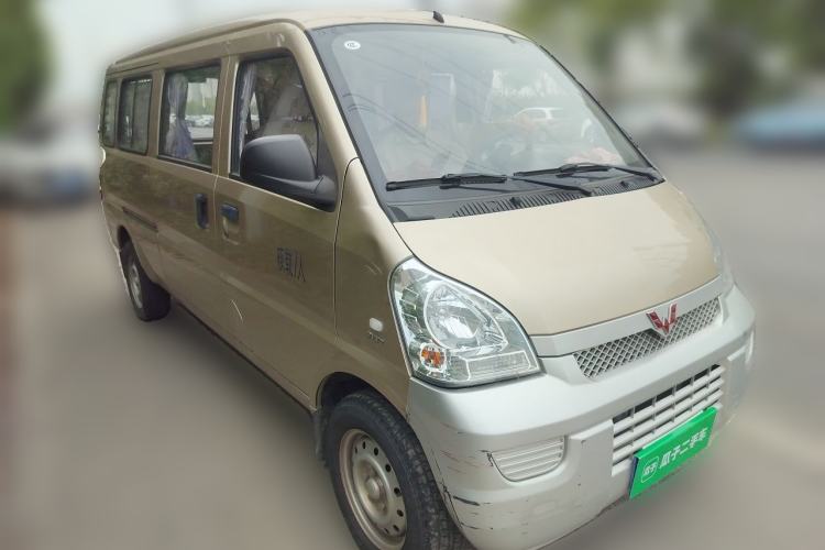 Used Wuling Rongguang 2019 1.5L Extended Basic Version Front Right 45 Deg