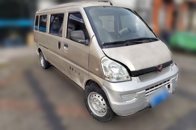 Used Wuling Rongguang 2019 1.5L Extended Basic Version Front Right 45 Deg