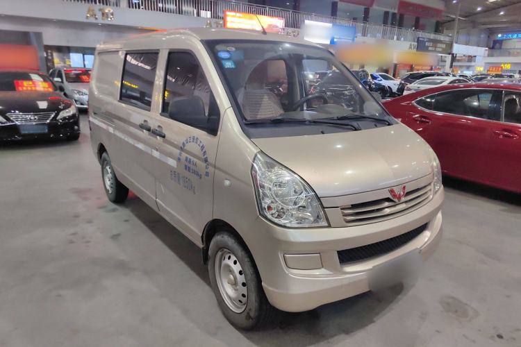 Used Wuling Rongguang 2019 1.2L S Van Standard Model with 5 Seats Front Right 45 Deg