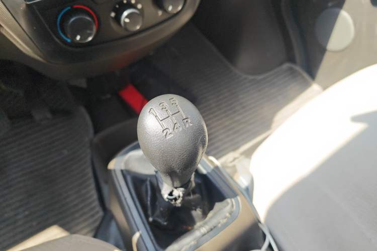 Used Wuling Rongguang 2019 1.2L S Van Utility Model with 2 Seats Gear Lever