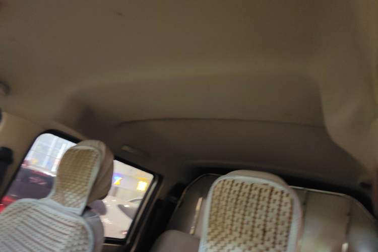 Used Wuling Rongguang 2019 1.2L S Van Standard Model with 5 Seats Headliner