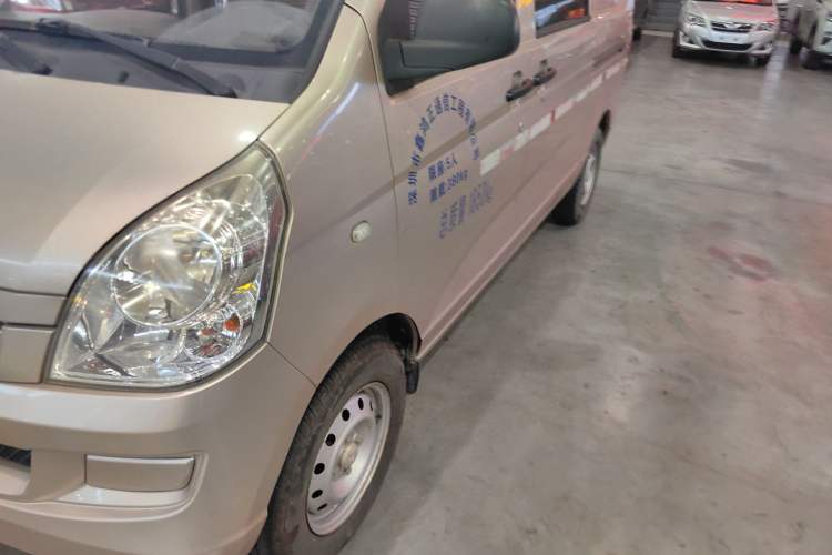 Used Wuling Rongguang 2019 1.2L S Van Standard Model with 5 Seats Left Front Headlight
