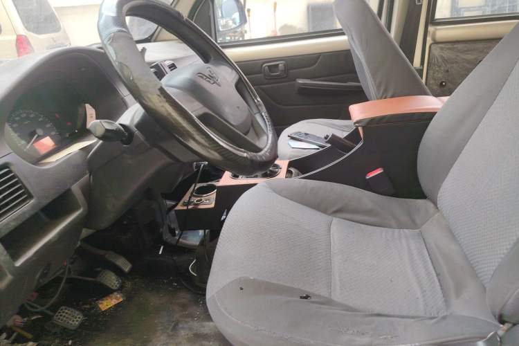 Used Wuling Rongguang 2019 1.5L Extended Basic Version Left Front Seat