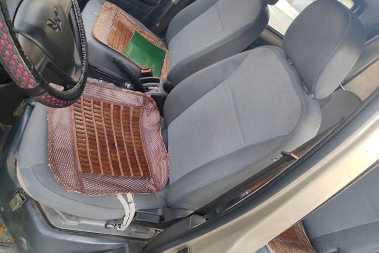 Used Wuling Rongguang 2019 1.5L Extended-Body Van Base Model with 5 Seats Left Front Seat