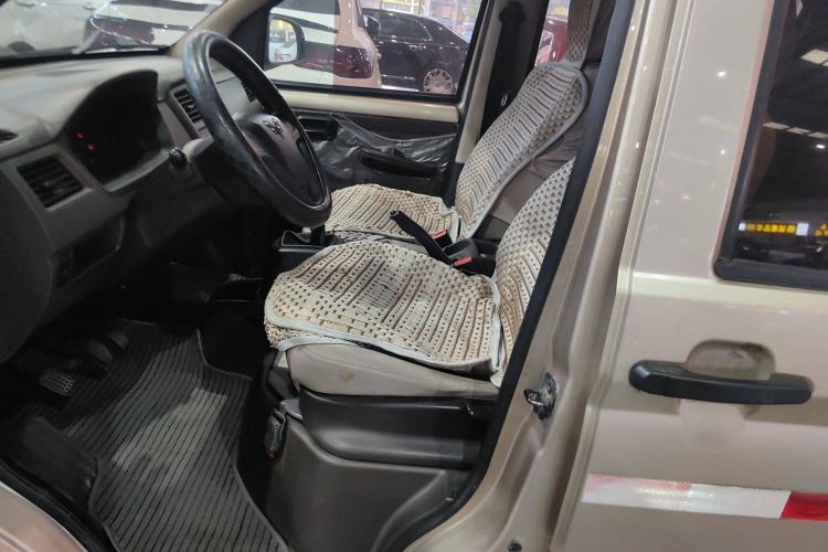 Used Wuling Rongguang 2019 1.2L S Van Standard Model with 5 Seats Left Front Seat