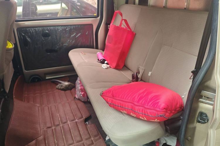 Used Wuling Rongguang 2019 1.2L S Van Standard Model with 5 Seats Left Rear Seat