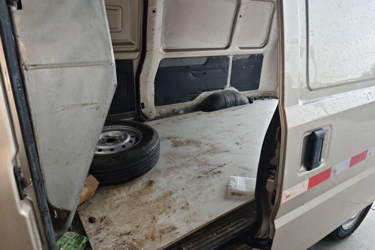 Used Wuling Rongguang 2019 1.5L Extended-Body Van Base Model with 2 Seats Left Rear Seat