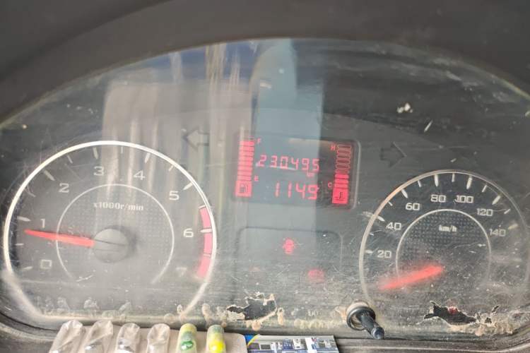 Used Wuling Rongguang 2019 1.5L Extended-Body Van Base Model with 5 Seats Odometer Close Up
