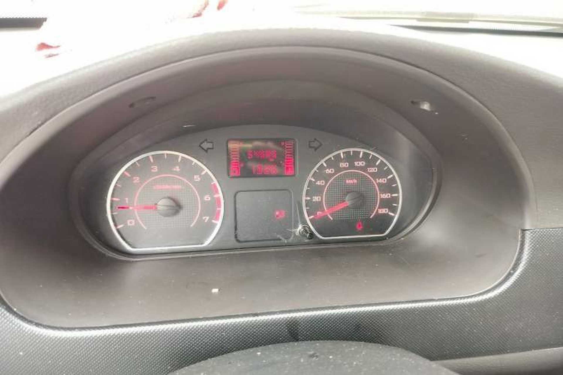 Used Wuling Rongguang 2019 1.5L Extended Basic Version Odometer Close Up