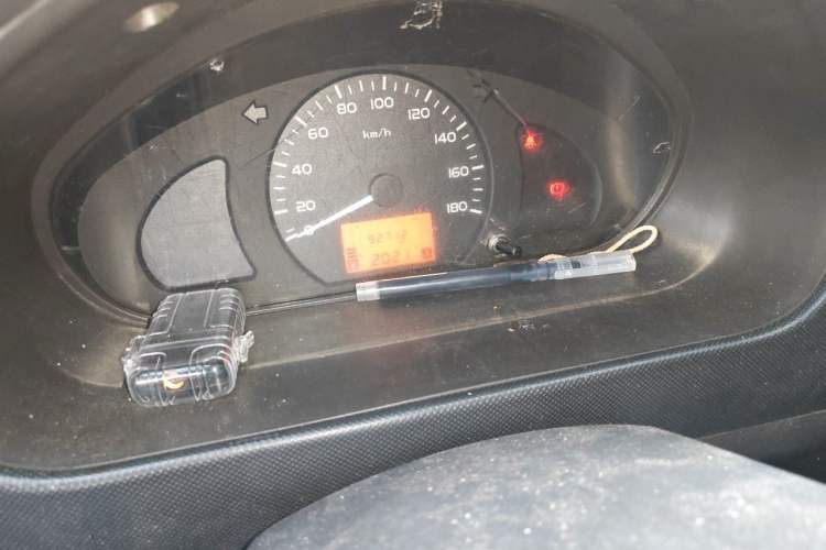 Used Wuling Rongguang 2019 1.5L Extended-Body Van Base Model with 2 Seats Odometer Close Up