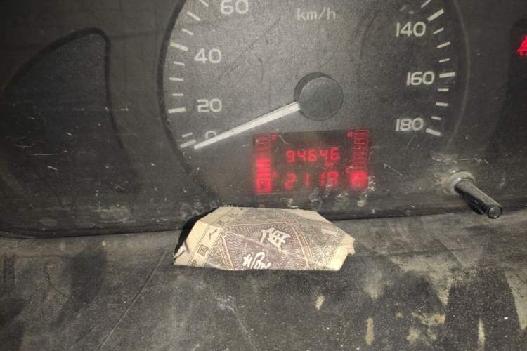 Used Wuling Rongguang 2019 1.2L S Base Model Odometer Close Up
