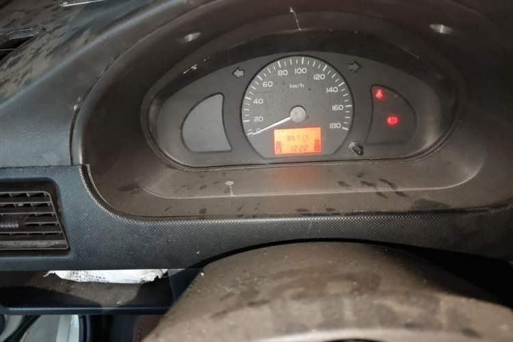Used Wuling Rongguang 2019 1.5L Extended-Body Van Base Model with 2 Seats Odometer Close Up