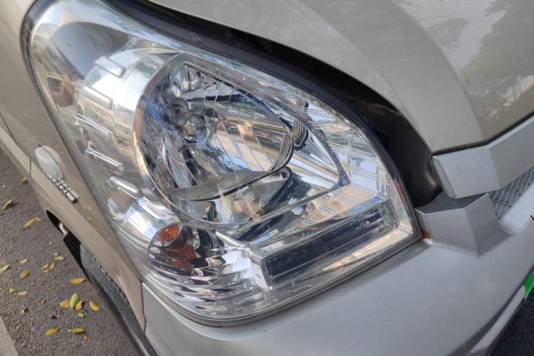 Used Wuling Rongguang 2019 1.5L Extended-Body Van Base Model with 5 Seats Right Front Headlight