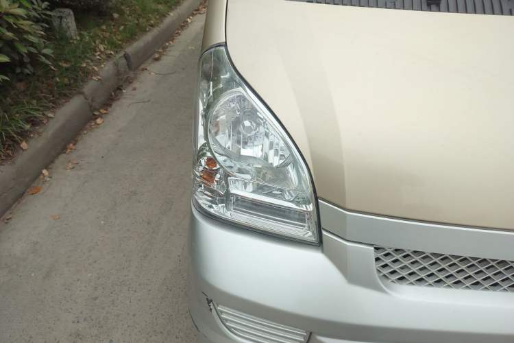 Used Wuling Rongguang 2019 1.5L Extended Basic Version Right Front Headlight
