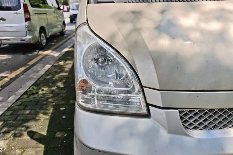 Used Wuling Rongguang 2019 1.5L Extended Basic Version Right Front Headlight