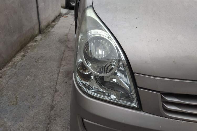 Used Wuling Rongguang 2019 1.2L S Base Model Right Front Headlight