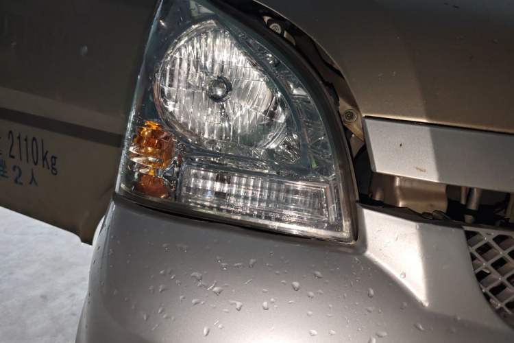 Used Wuling Rongguang 2019 1.5L Extended-Body Van Base Model with 2 Seats Right Front Headlight