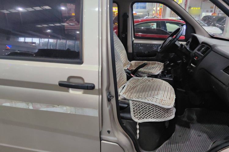 Used Wuling Rongguang 2019 1.2L S Van Standard Model with 5 Seats Right Front Seat