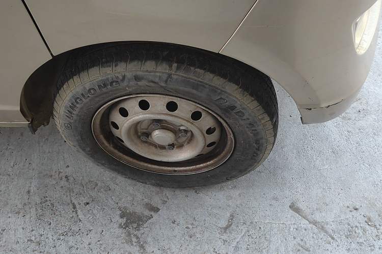 Used Wuling Rongguang 2019 1.5L S Base Version Right Front Wheel Hub
