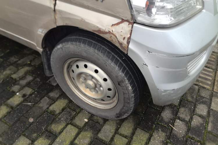Used Wuling Rongguang 2019 1.5L Extended Basic Version Right Front Wheel Hub