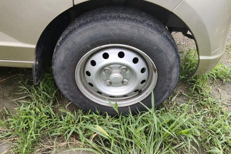 Used Wuling Rongguang  Right Front Wheel Hub