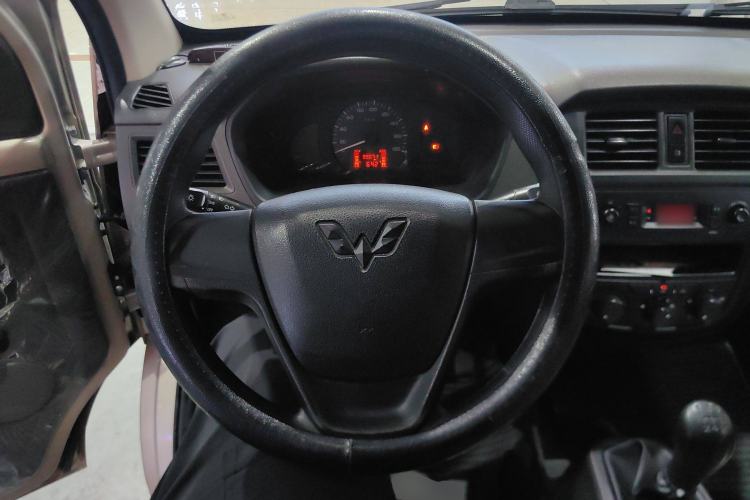 Used Wuling Rongguang 2019 1.2L S Van Standard Model with 5 Seats Steering Wheel